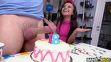 Holly Hendrix Doing Anal At Her Bday Party / 12.12.2017